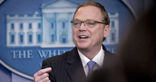 هاسيت يحذر من إلغاء رسوم ترامب ويكشف خطط دعم الإسكان و شيكات التحفيز 