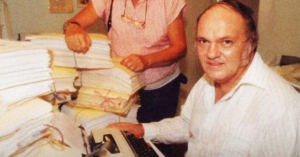 أسترالي يكتب الأرقام من 1 إلى مليون بالحروف 