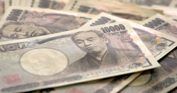 الين يتأرجح وسط تحذيرات يابانية من تدخل رسمي 