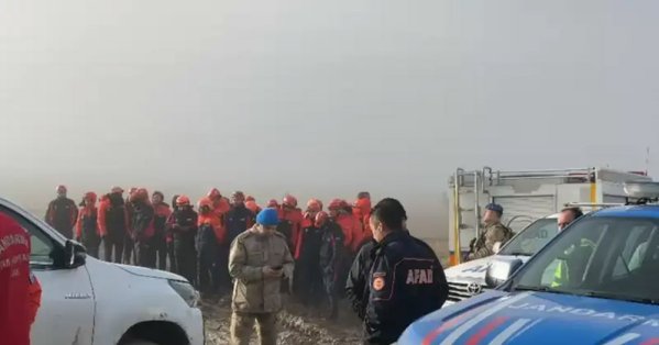 مشاهد جديدة من موقع تحطم الطائرة الليبية في تركيا 