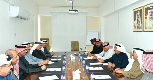 محافظ المحرق يستقبل رئيس وأعضاء جمعية رجال الأعمال البحرينية 