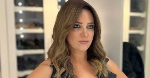 لقطة محرجة وتحرك رسمي.. تفريغ الكاميرات لكشف مصور ريهام عبد الغفور 