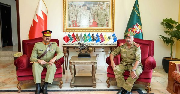 سمو رئيس الحرس الوطني يستقبل نائب قائد الأكاديمية العسكرية الباكستانية 