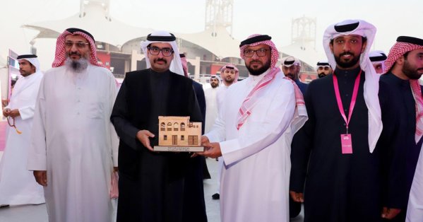 سمو محافظ الجنوبية يفتتح مهرجان (وين وبكم) بنسخته السادسة في حلبة البحرين الدولية 