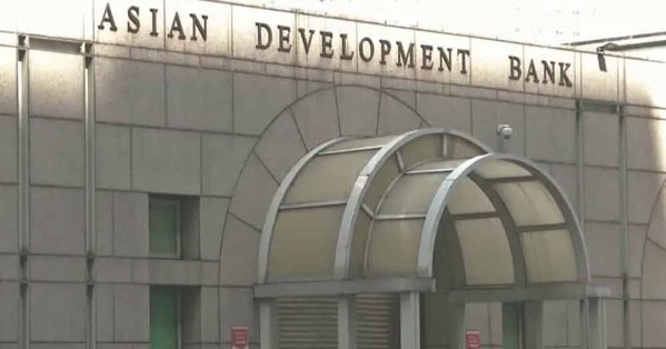 باكستان وبنك التنمية الآسيوي يوقّعان مبادرتين بقيمة 730 مليون دولار 