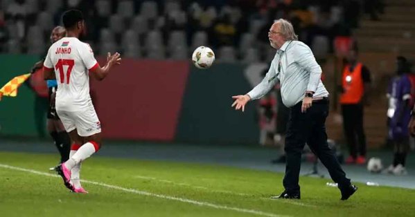 "ما حدث إهانة".. مدرب مالي يهاجم "فيفا" وأندية أوروبا بسبب كأس إفريقيا 