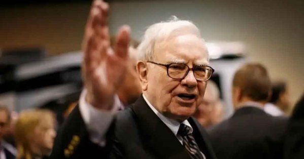 وارن بافيت يغادر منصبه.. ماذا ستفعل "وول ستريت" بدون "حكيم أوماها"؟ #صحيفة_البلاد 