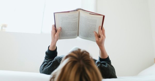 القراءة 6 دقائق.. "وصفة سحرية" لخفض التوتر بنسبة 68% 