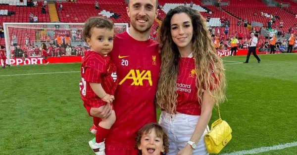 نجلا جوتا ضمن «تمائم» ليفربول ضد ولفرهامبتون 