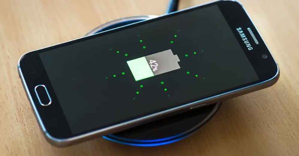 الشحن اللاسلكي.. ميزة لا غنى عنها في هاتفك الجديد #صحيفة_البلاد 