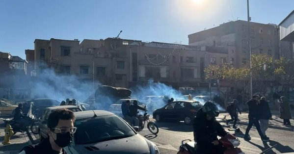 مواجهات بين متظاهرين وقوات الأمن في إيران.. وسقوط قتيلين 