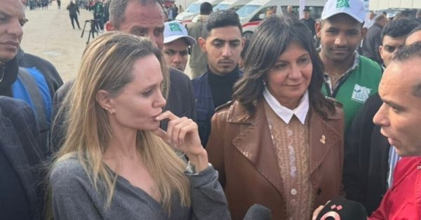 أنجلينا جولي من رفح: ما شاهدته من قصص فلسطينيين يفوق الوصف 