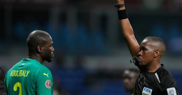 إيقاف كوليبالي قائد السنغال مباراة واحدة 