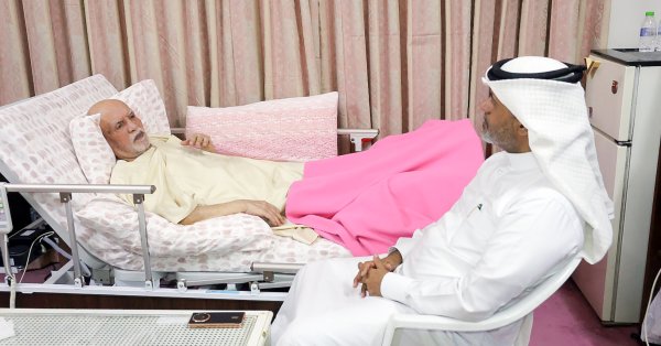 رحلتي مع “المكيرفون” بدأت من طابور المدرسة في الخمسينات 