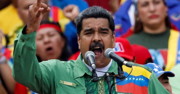 مِن سائق حافلة إلى رئيس فنزويلا المثير للجدل... ما نعرفه عن مادورو 