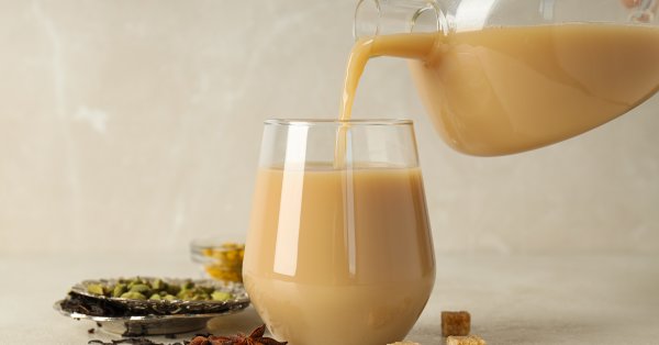 خبراء: كوب “الكرك” يحتوي 200 سعرة حرارية.. و“السحلب” 350 سعرة 