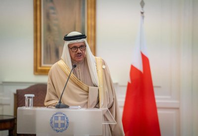 وزير الخارجية يعقد مؤتمراً صحفياً مع وزير الخارجية في جمهورية اليونان