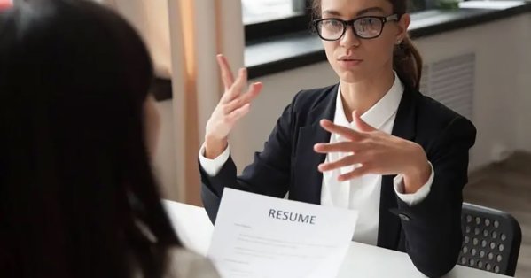 مقابلات العمل في عصر الذكاء الاصطناعي: سؤال واحد يغير كل شيء 