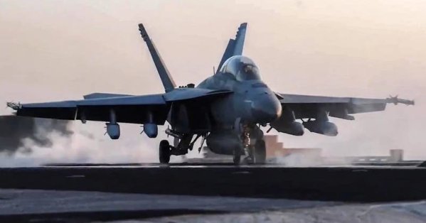 واشنطن تبحث الخيارات.. وطائرات أميركية تحلق قرب إيران #صحيفة_البلاد 