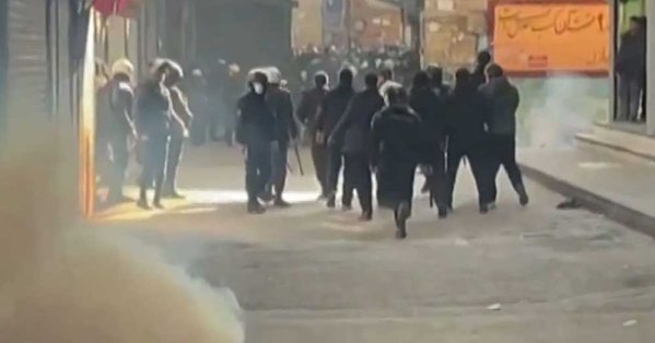 عوامل رئيسية في تحديد مستقبل إيران في ظل الاحتجاجات 