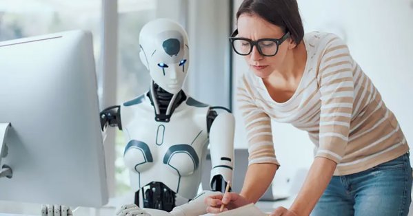 رئيس تنفيذي يفصل 80% من موظفيه لرفضهم الذكاء الاصطناعي 