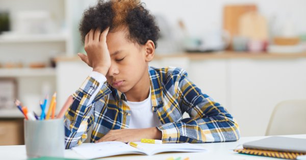 دراسة: بدء الدوام المدرسي في 10 صباحاً يقلل الأمراض ويحسن الأداء الدراسي للنصف 