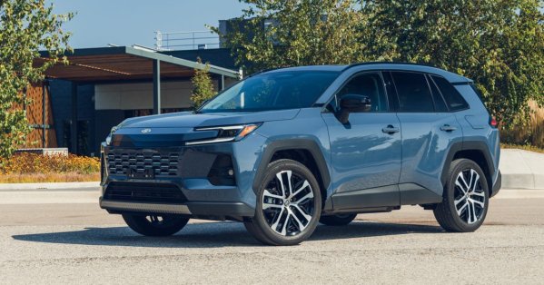 تويوتا راف 4 2026 تصل بتحديثات أنيقة وتقنيات محسّنة 