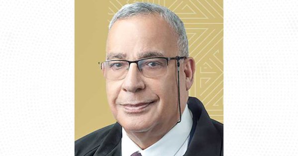 إيلون ماسك يراهن على روبوتات الطب... والعريض: “أحلام وردية”