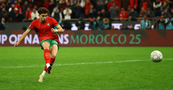 نائل العيناوي.. ابن أسطورة التنس الذي صار ركيزة منتخب المغرب 