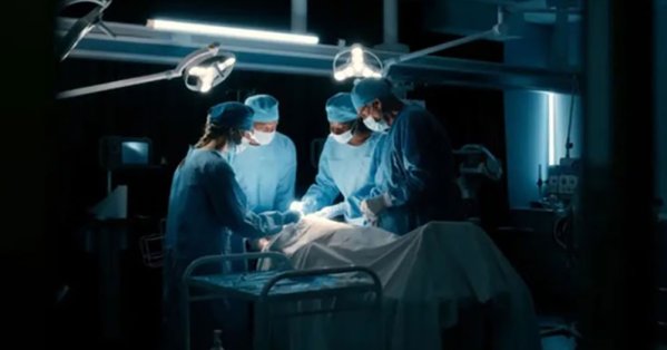 للمرة الأولى في تاريخ الطب البشر..جراحة لتحويل مسار الشريان التاجي دون فتح الصدر 