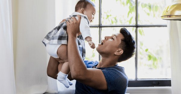 أبوة اليوم.. مشاركة أكبر وهوية أعمق 