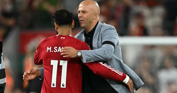 مدرب ليفربول يرحب بعودة صلاح رغم الخلاف السابق 