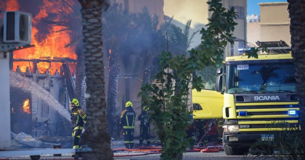 الدفاع المدني يخمد حريقاً اندلع في مطعم بداخل أحد المباني بمنطقة عراد #عاجل 