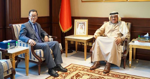 وزير الخارجية يستقبل سفير جمهورية الصين الشعبية لدى مملكة البحرين #صحيفة_البلاد 
