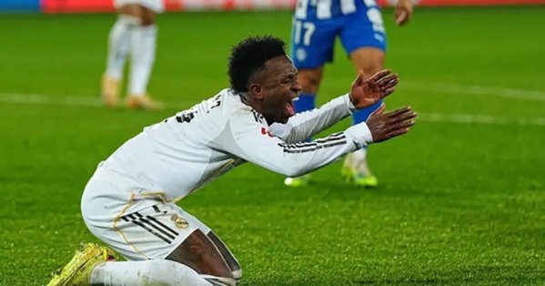 فينيسيوس "بالدموع": ريال مدريد لا يحترمني.. وسأخلع قميصه 