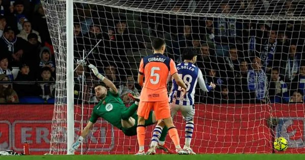 سوسييداد يهزم برشلونة في مباراة الحارس ريميرو والحكم مانزانو #صحيفة_البلاد 