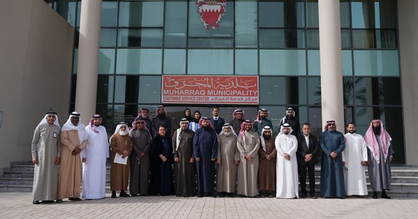 بلدية المحرق تطلق حملة "المحرق.. نظافة والتزام" وتدشن التطبيق الذكي لخدمات النظافة 