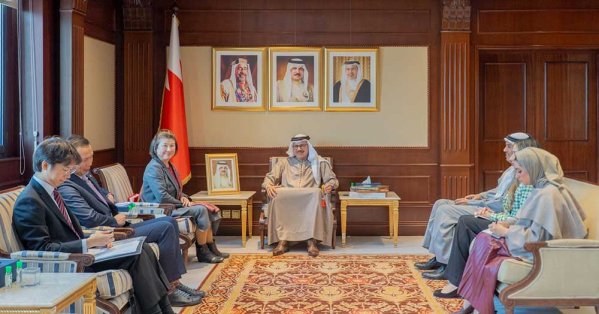 وزير الخارجية يستقبل سفيرة اليابان لدى مملكة البحرين 