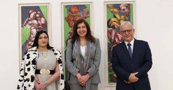 سفيرة مصر لدى المملكة للبلاد: ”المعرض يعكس رسالة الفن السامية والعابرة للحدود“ 