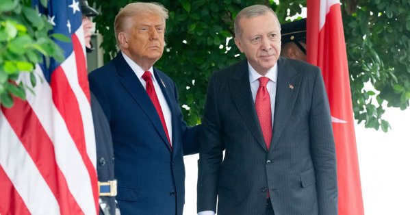 اتصال بين أردوغان وترامب بشأن سوريا وغزة.. ماذا جاء فيه؟ 