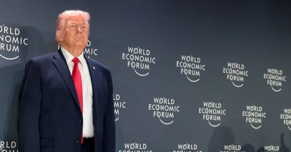 ترامب يطالب الكونغرس بوضع حد أقصى لفوائد بطاقات الائتمان 