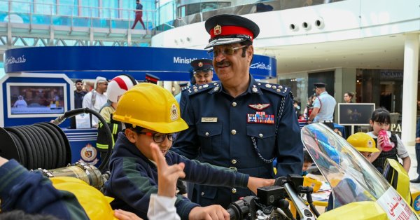 مدير عام الدفاع المدني يحضر افتتاح المنصة التعريفية لخدمات الدفاع المدني بمناسبة الاحتفال باليوم العالمي للدفاع المدني 