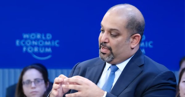 وزير المالية والاقتصاد الوطني يشارك بالجلسة النقاشية التي أقيمت بعنوان " فجر جديد لريادة الأعمال" 