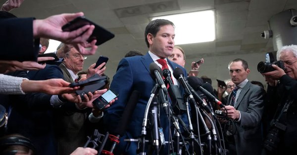 روبيو يحذر العراق من حكومة "تسيطر عليها إيران" 