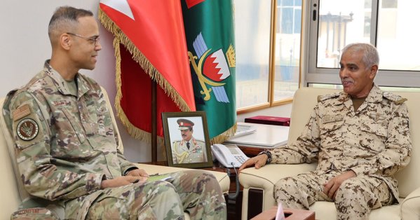 رئيس هيئة الأركان يستقبل الملحق العسكري الأمريكي ويبحث تعزيز التعاون العسكري المشترك 