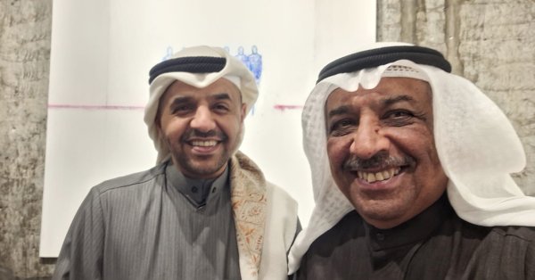 عبدالله العتيبي يفك شفرات "رموز مرئية 