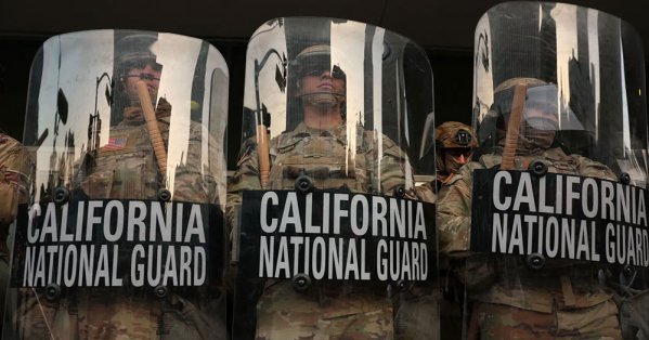 كشف فاتورة قرار ترامب "العسكري".. رقم كبير 