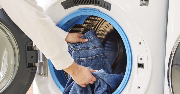 توصيات تنصح بارتداء الجينز 10 مرات قبل غسله 