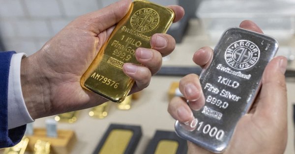 هبوط حاد في أسواق المعادن.. الذهب ينخفض 10% والفضة تهوي بنسبة 29% 