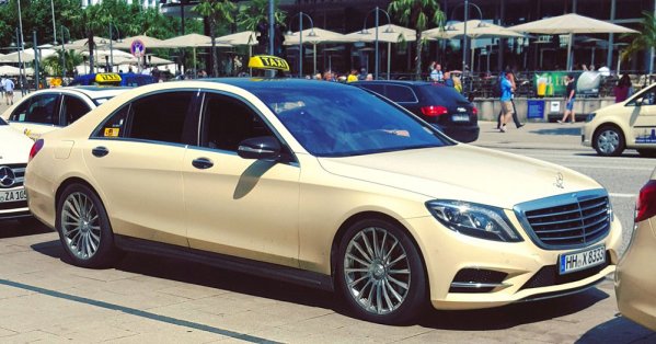 تحالف عالمي لـ “التاكسي” ذاتية القيادة في مواجهة “تسلا” 